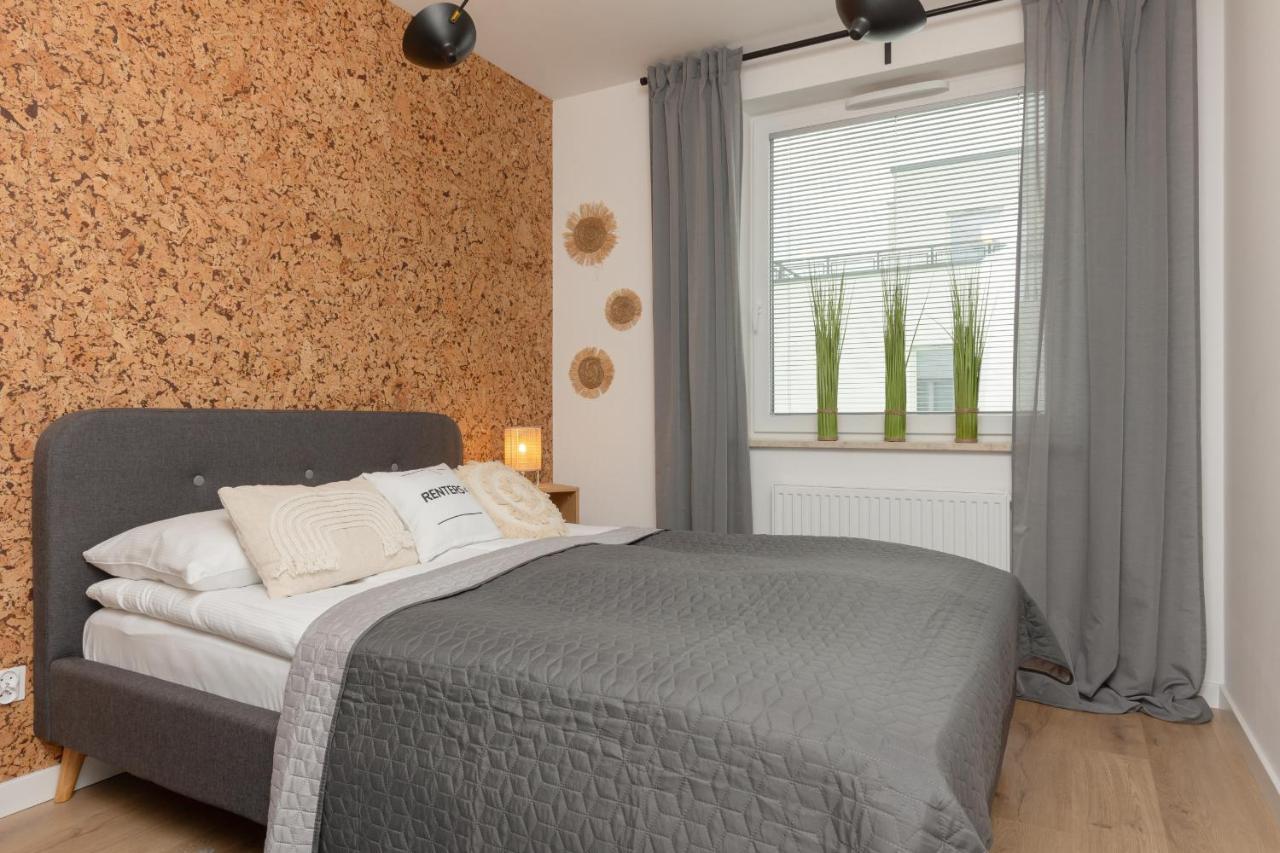 Trendy With 2 Bedrooms, Balcony & Parking By Renters Warszawa